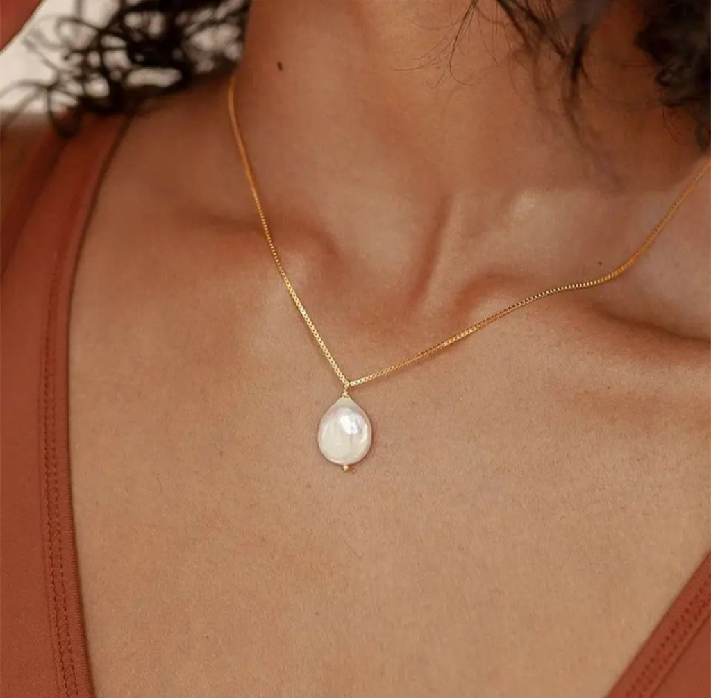 Silk Necklace with Freshwater Pearl
