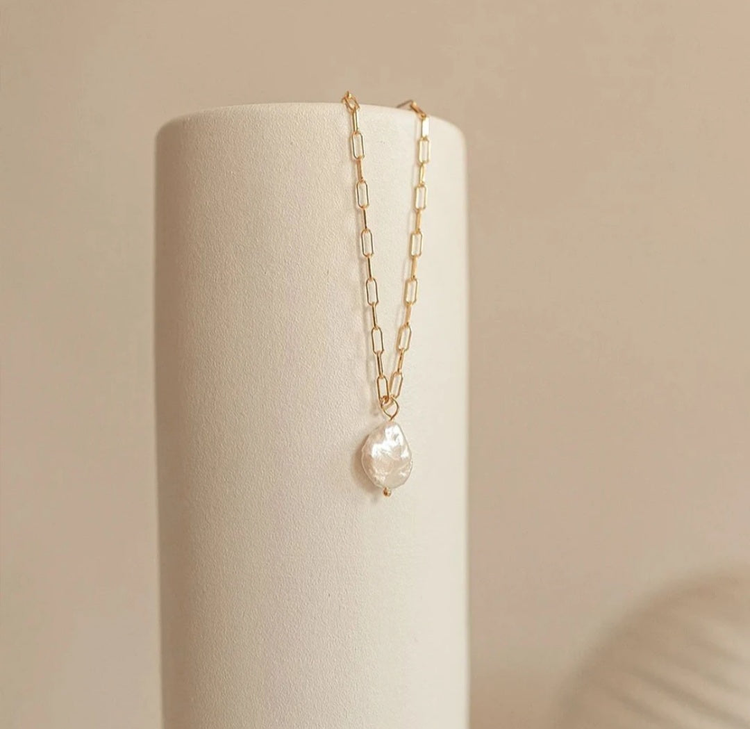 Fine Paper Clip Necklace with Freshwater Pearl