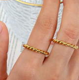 Thin Twist Ring