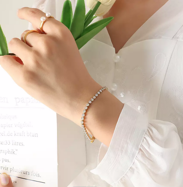 Duchess Bracelet in White